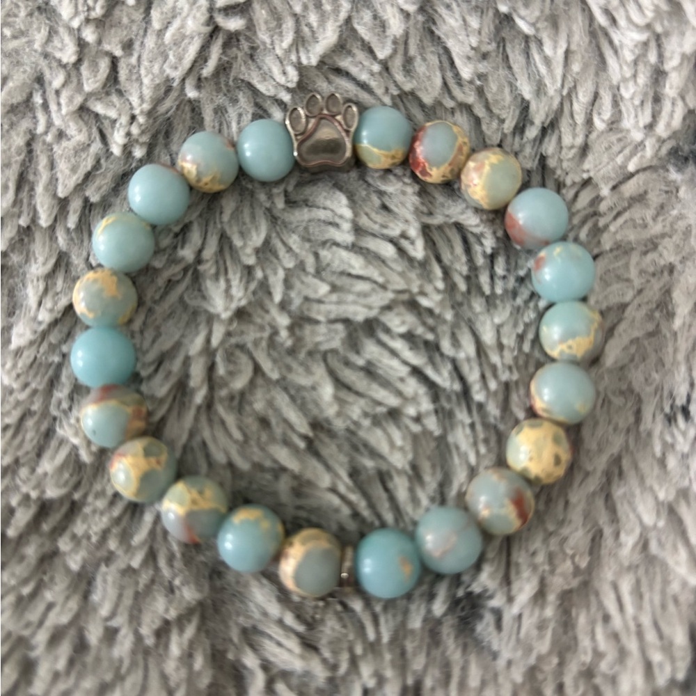Blue and Beige Beaded Bracelet - Picture 2 of 4